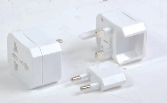 Universal PC power adapter with case