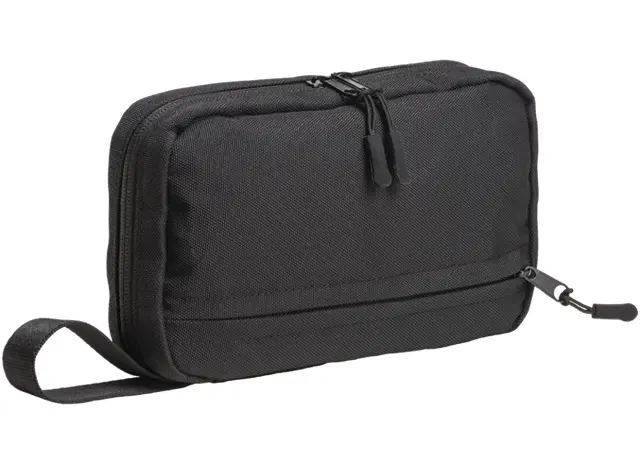 Tech organizer in 900D R-PET. Zip closure
