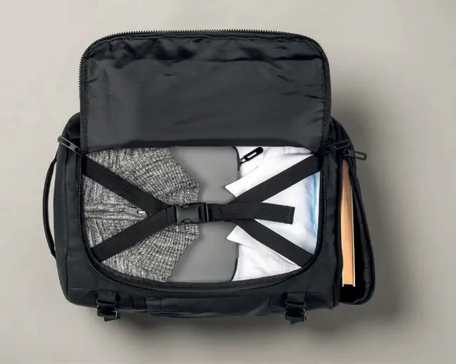 Laptop backpack (15”) in 600D polyester with water-resistant PU coating
